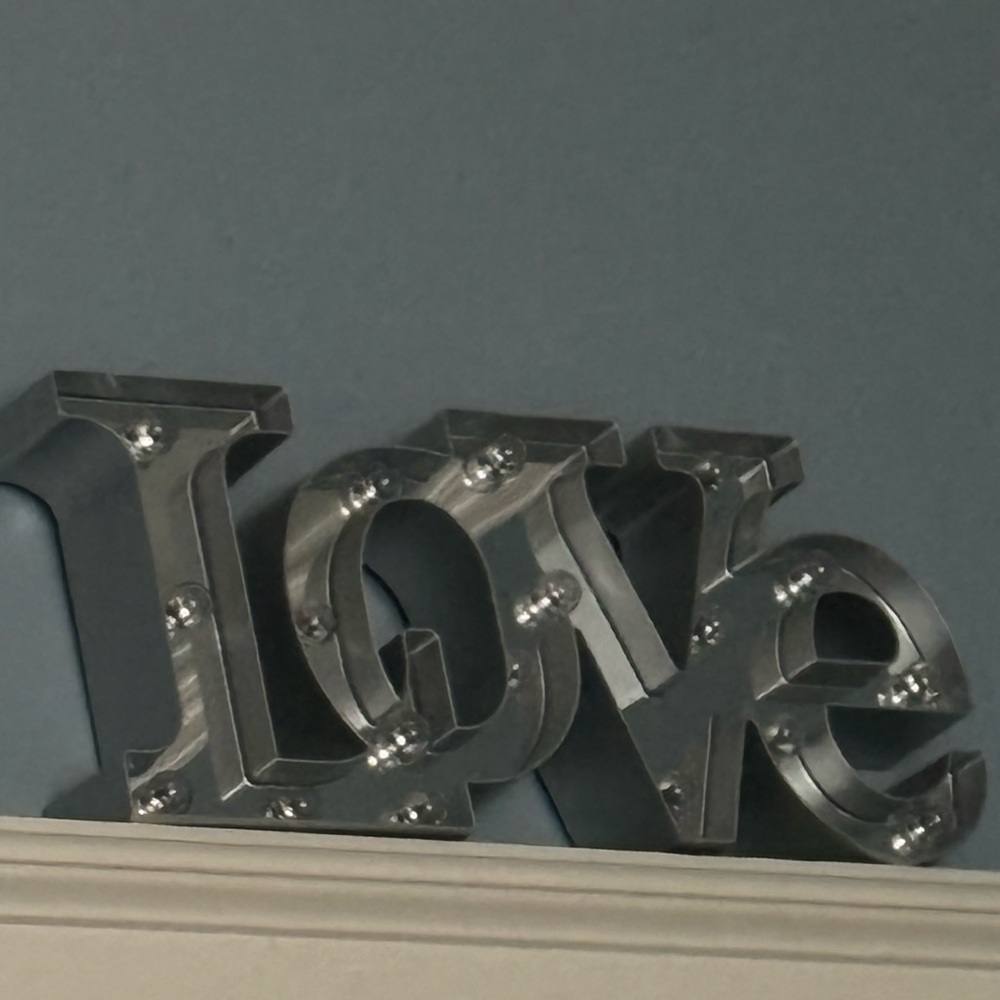 Marquis light up Love sign